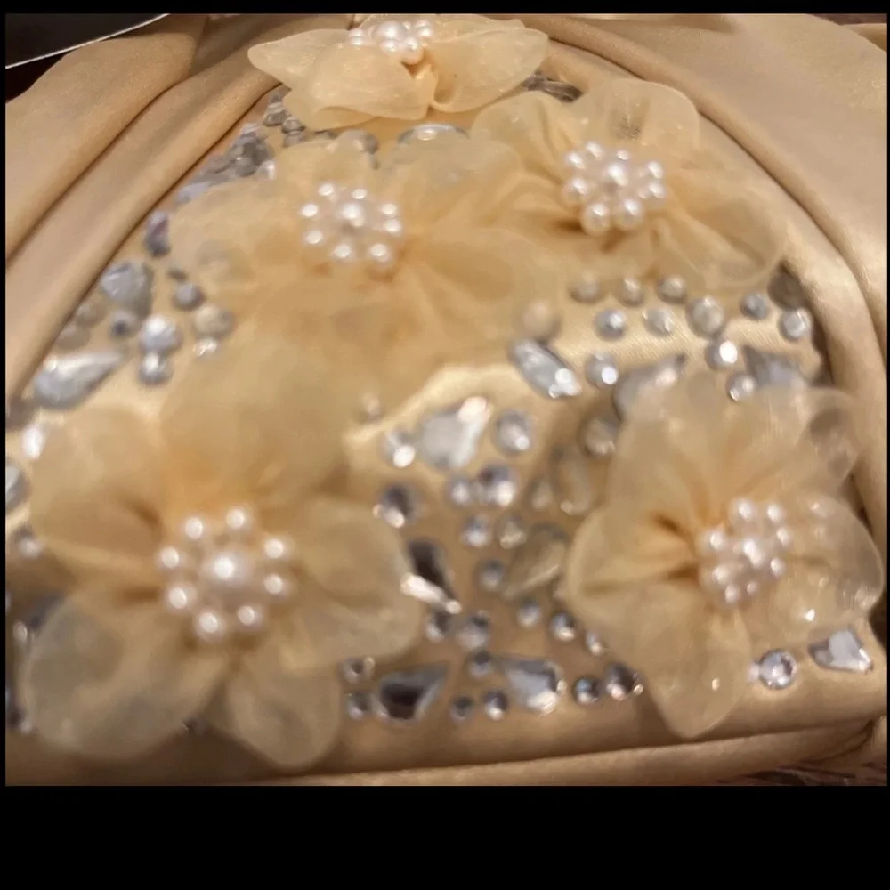 Badgley Mischka Gold Clutch Vintage Elegant Style Floral Pearls Rhinestones NWT